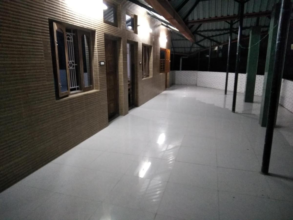 Maniis Homestay Vālpārai Exterior foto